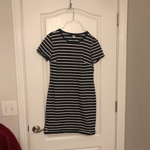 Old Navy Dresses & Skirts - Old Navy Stripped T-shirt dress Size Medium